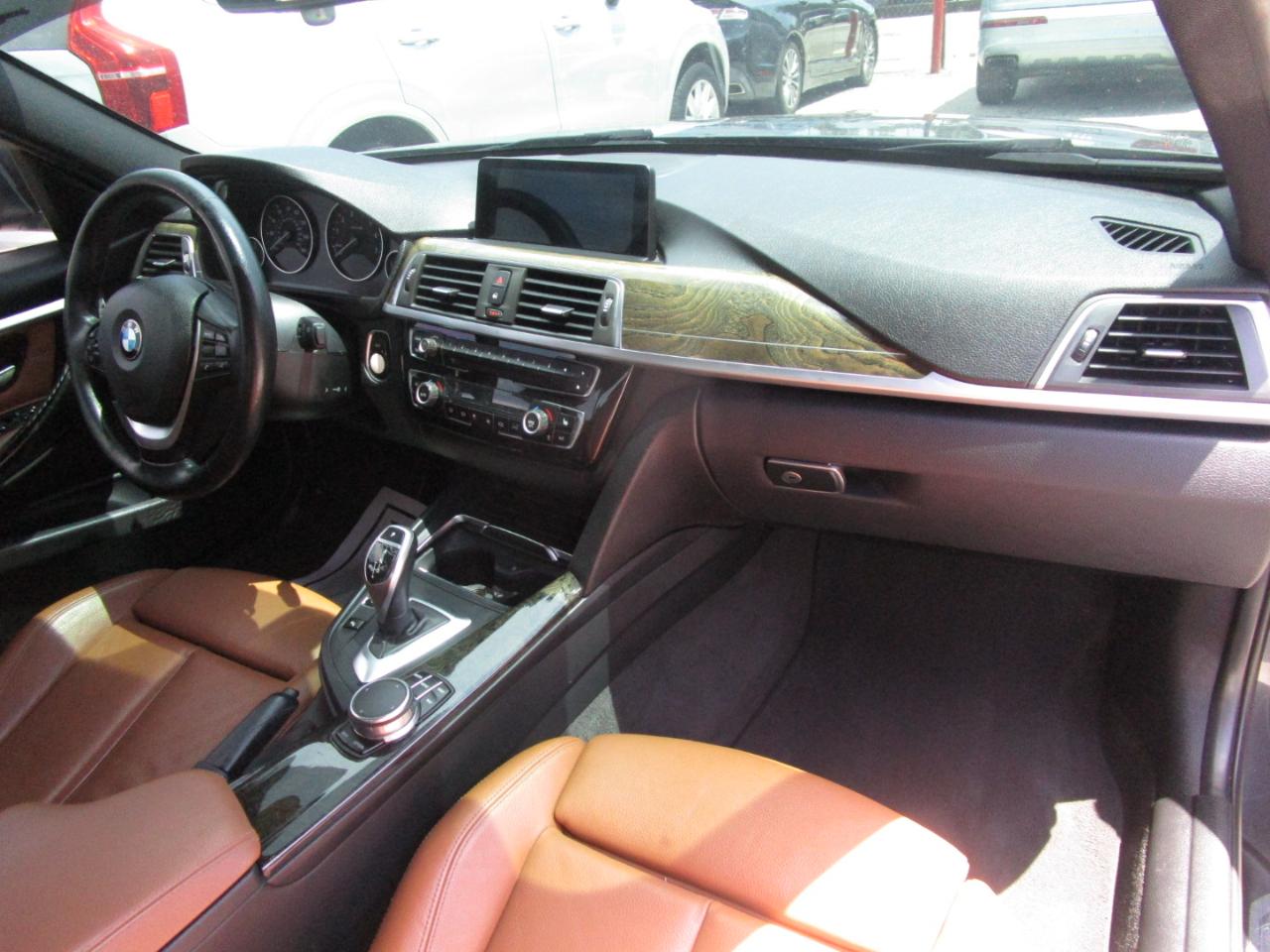 BMW 3-Series 330i xDrive SULEV Sedan 2017
