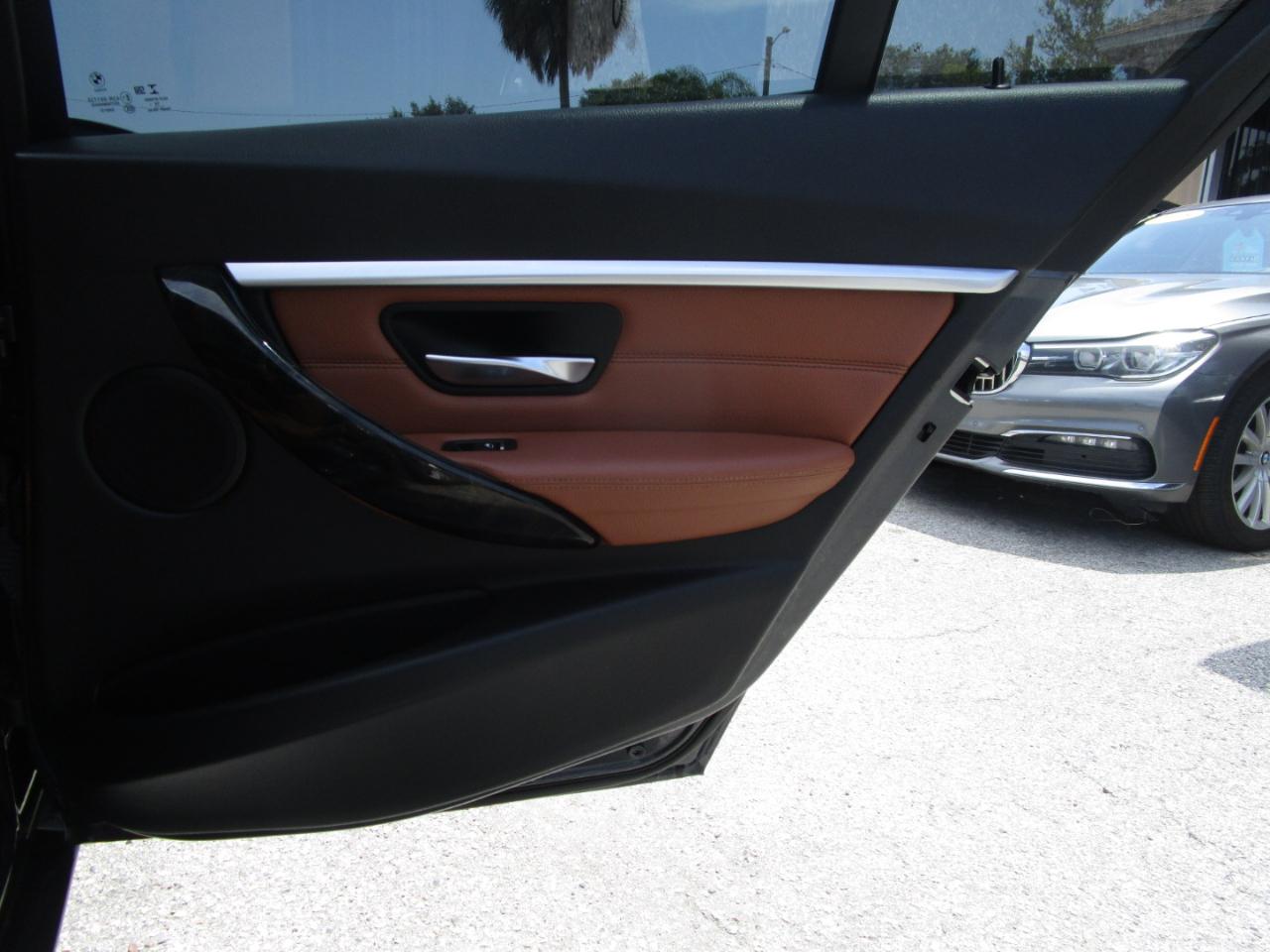 BMW 3-Series 330i xDrive SULEV Sedan 2017