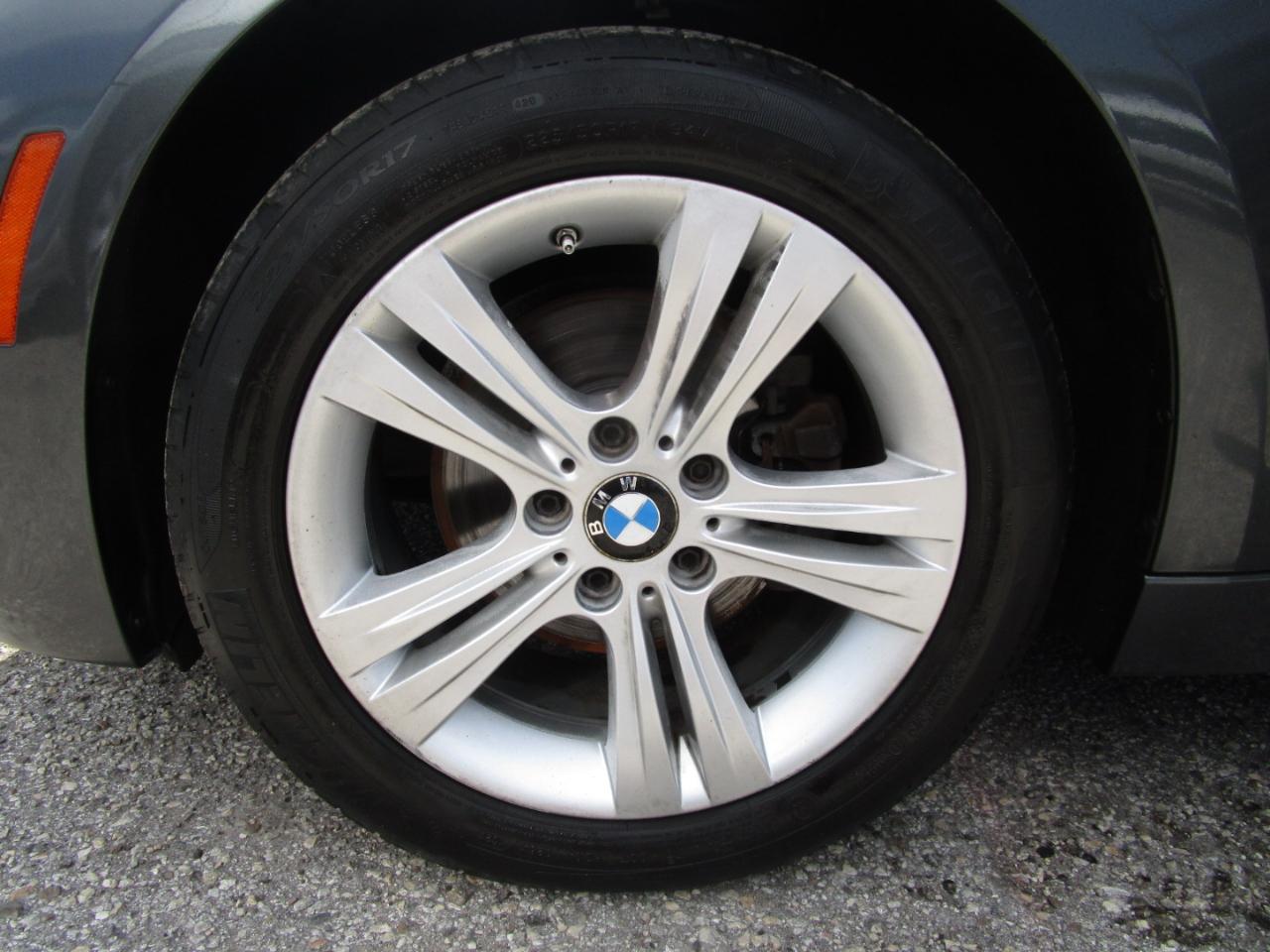 BMW 3-Series 330i xDrive SULEV Sedan 2017