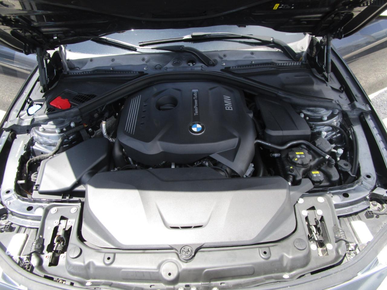 BMW 3-Series 330i xDrive SULEV Sedan 2017