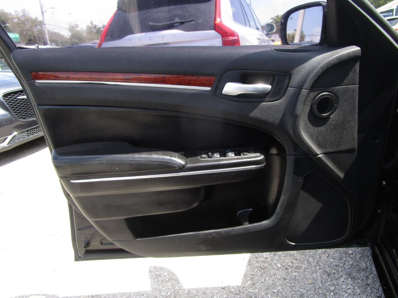 Chrysler 300 RWD 2013