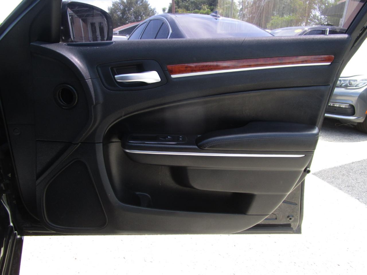 Chrysler 300 RWD 2013