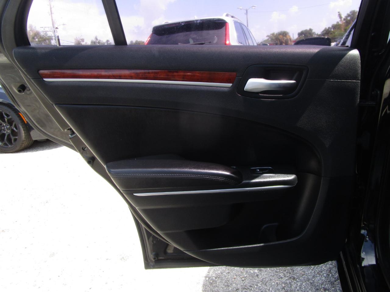 Chrysler 300 RWD 2013