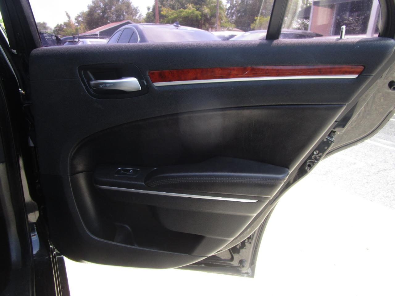 Chrysler 300 RWD 2013