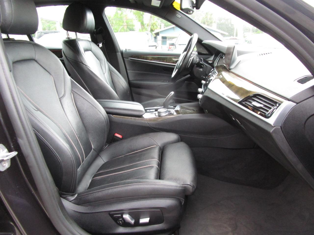 BMW 5-Series 530i xDrive 2019