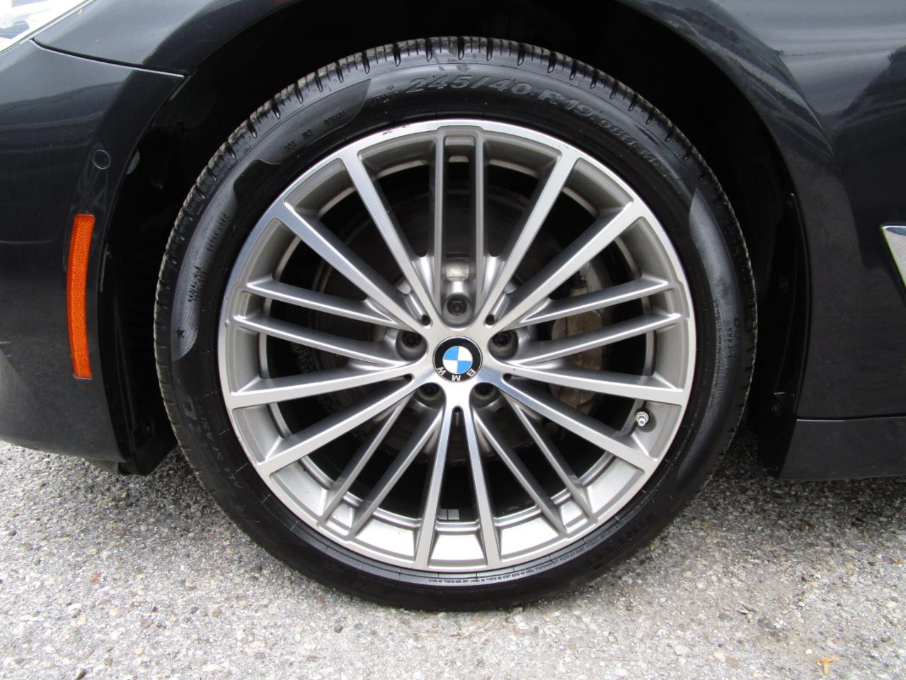 BMW 5-Series 530i xDrive 2019
