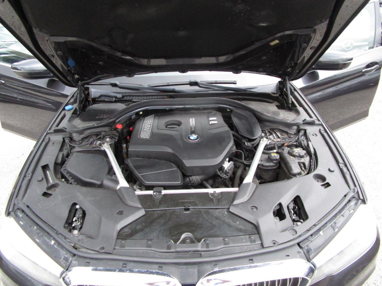 BMW 5-Series 530i xDrive 2019
