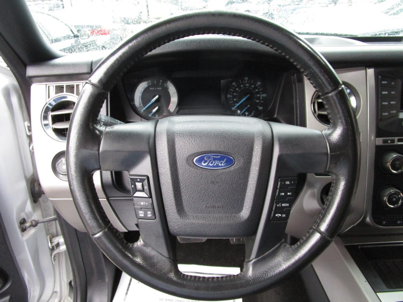 Ford Expedition XLT 2WD 2017