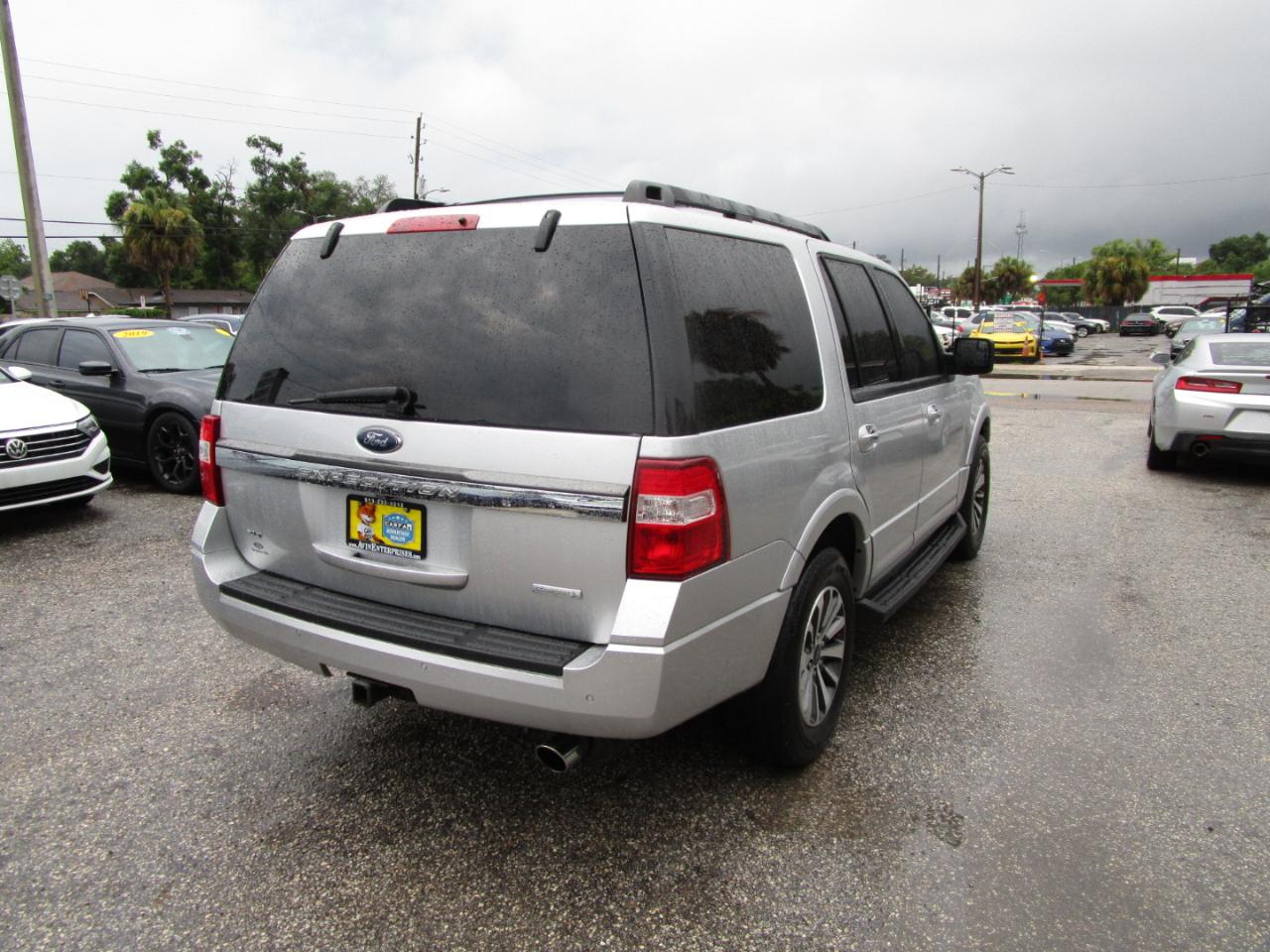 Ford Expedition XLT 2WD 2017