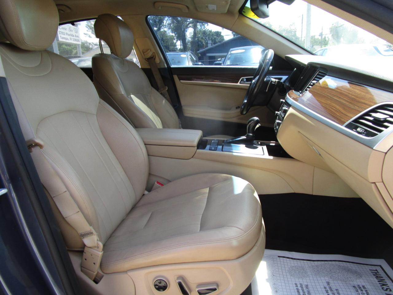 Hyundai Genesis 3.8L 2015