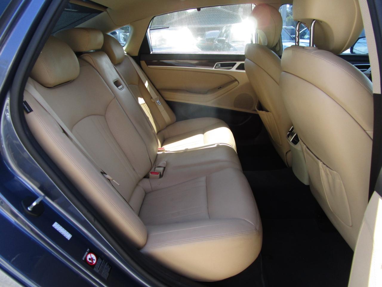 Hyundai Genesis 3.8L 2015