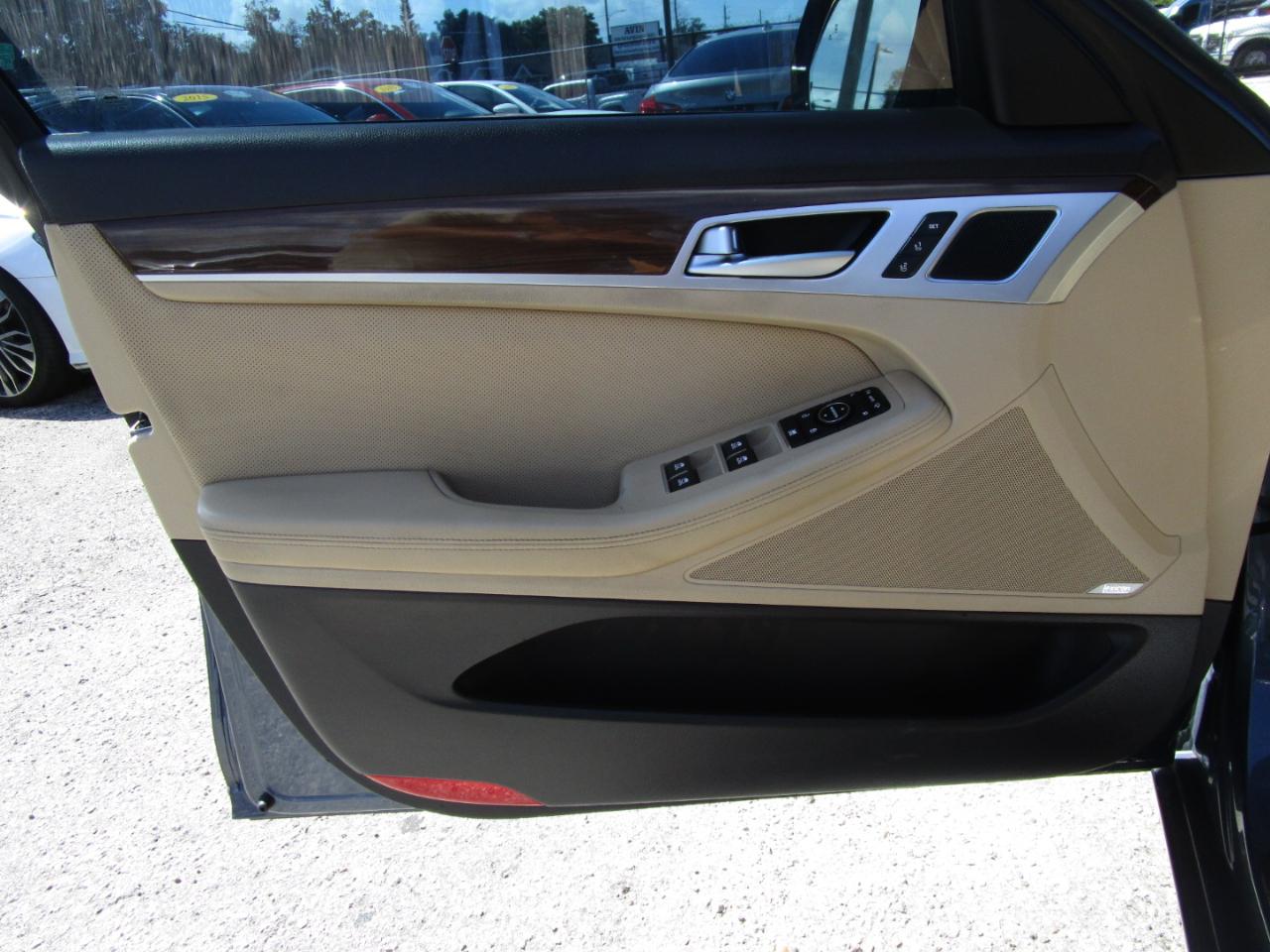 Hyundai Genesis 3.8L 2015