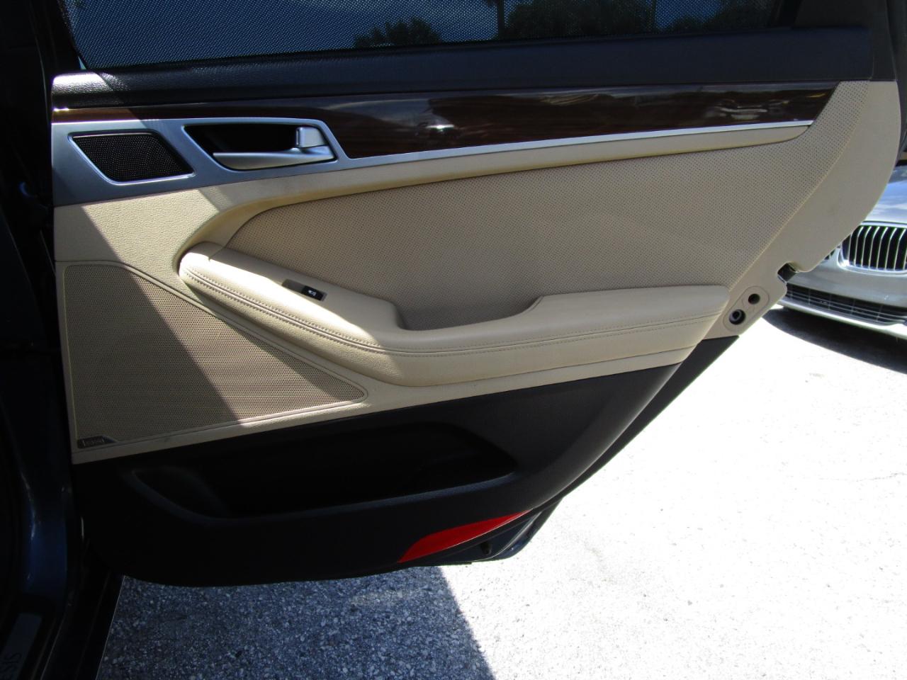Hyundai Genesis 3.8L 2015