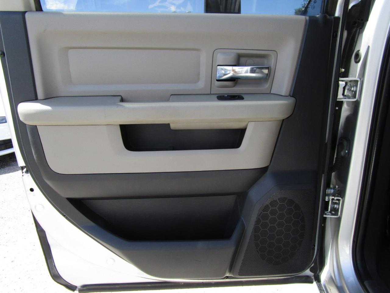RAM 2500 Laramie Crew Cab LWB 4WD 2011