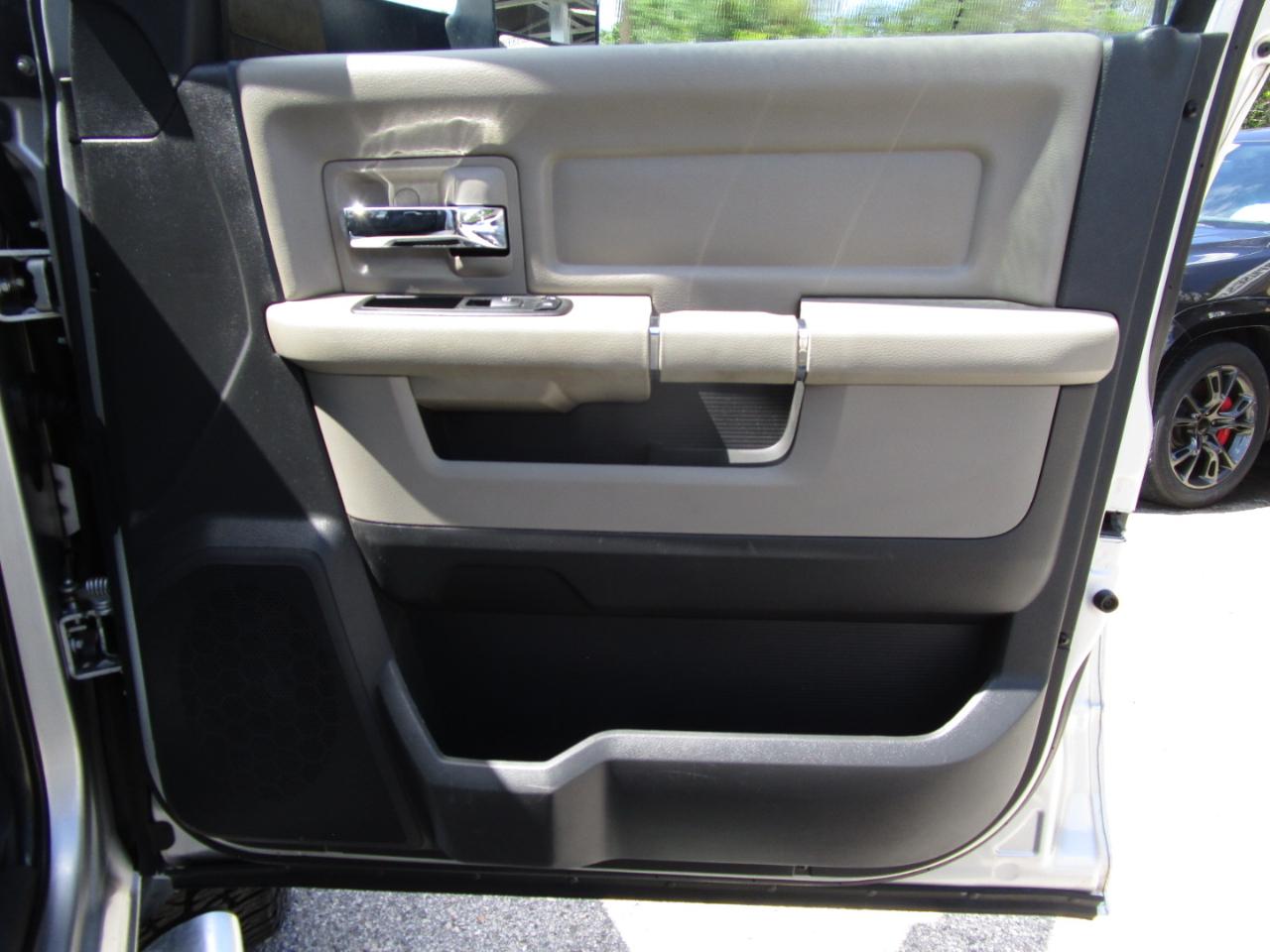 RAM 2500 Laramie Crew Cab LWB 4WD 2011