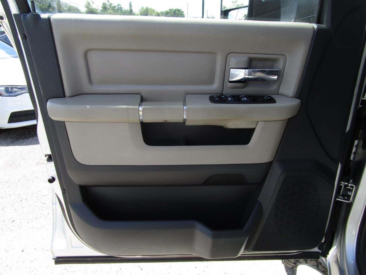 RAM 2500 Laramie Crew Cab LWB 4WD 2011
