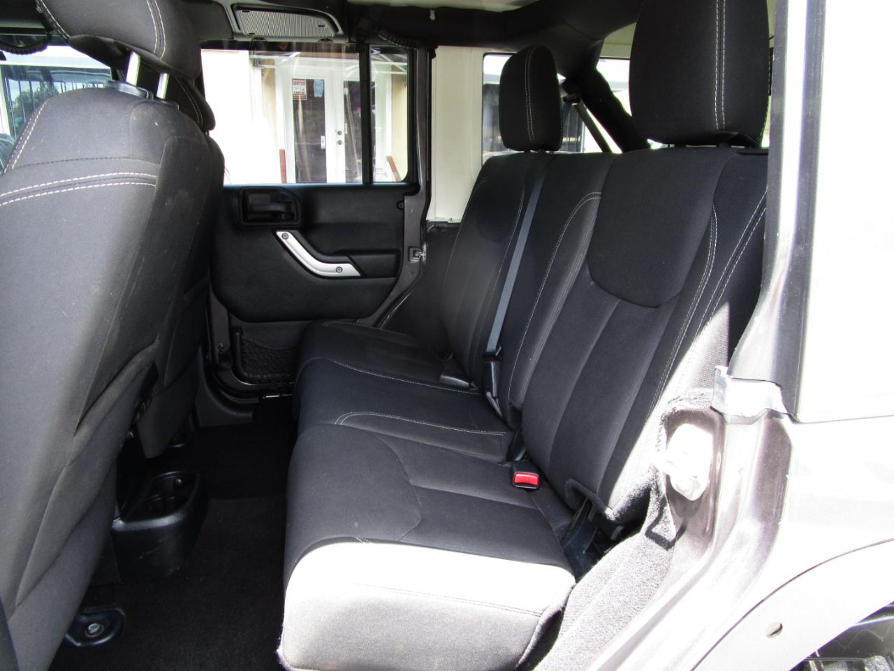 Jeep Wrangler Unlimited Sahara 4WD 2016