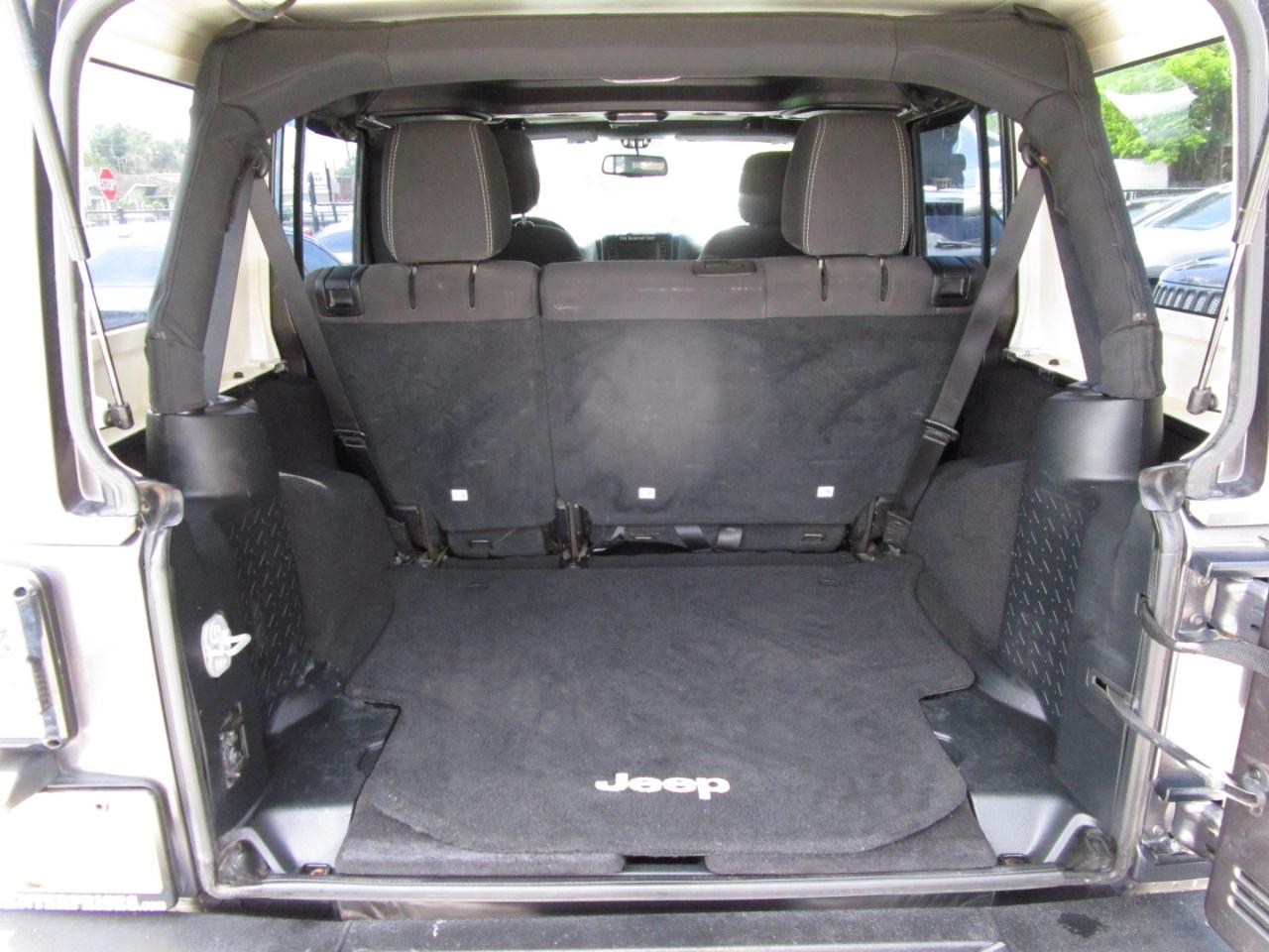 Jeep Wrangler Unlimited Sahara 4WD 2016