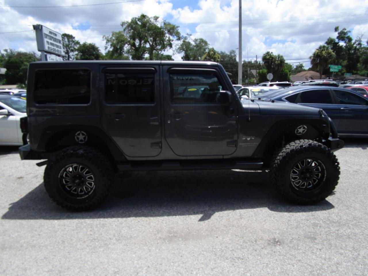 Jeep Wrangler Unlimited Sahara 4WD 2016