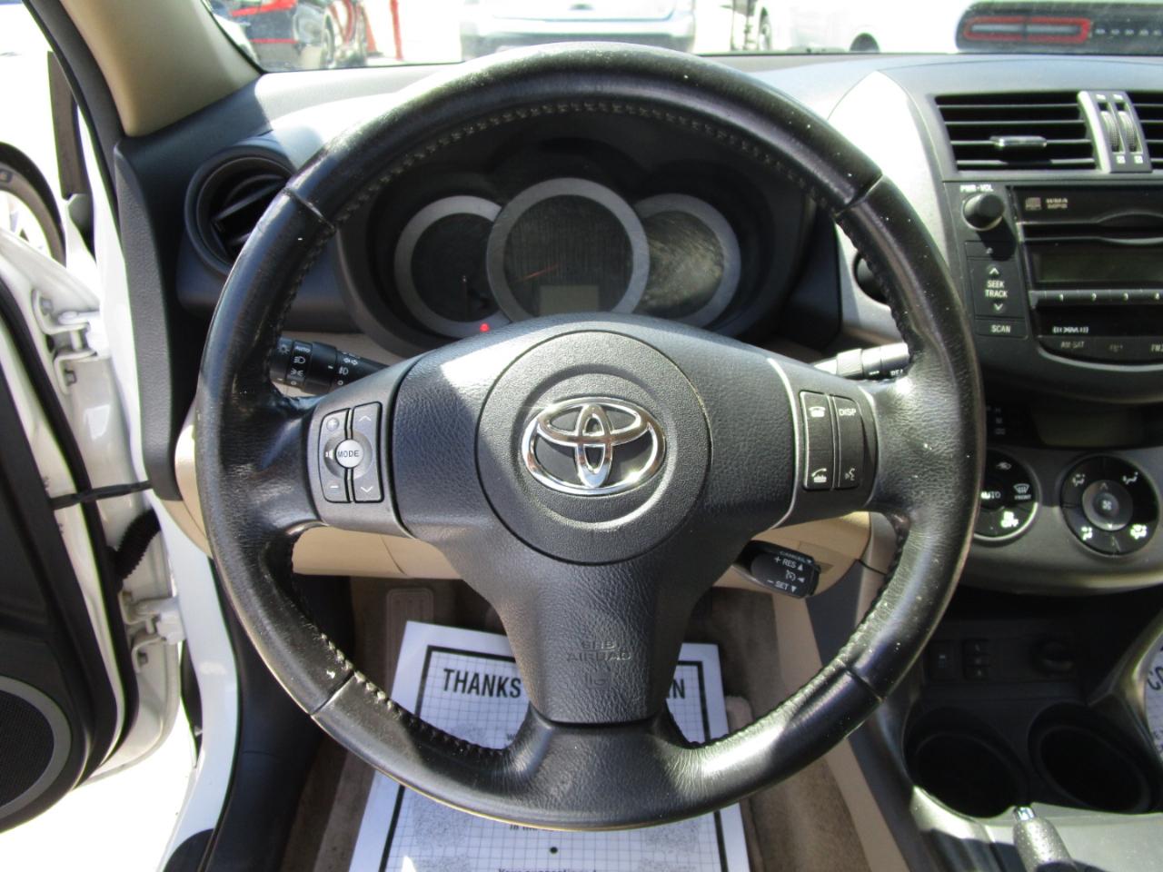 Toyota RAV4 Limited I4 2WD 2011
