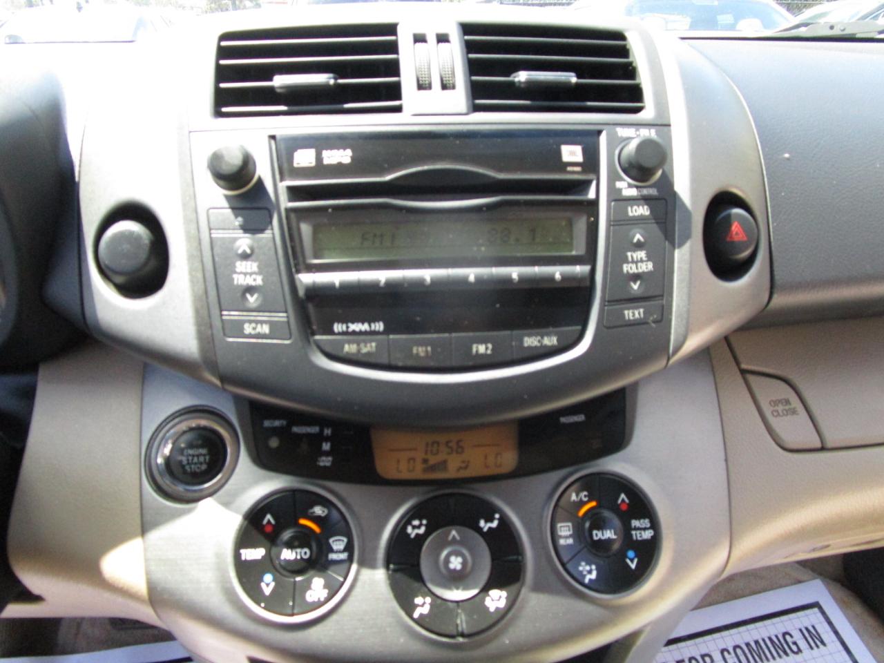 Toyota RAV4 Limited I4 2WD 2011