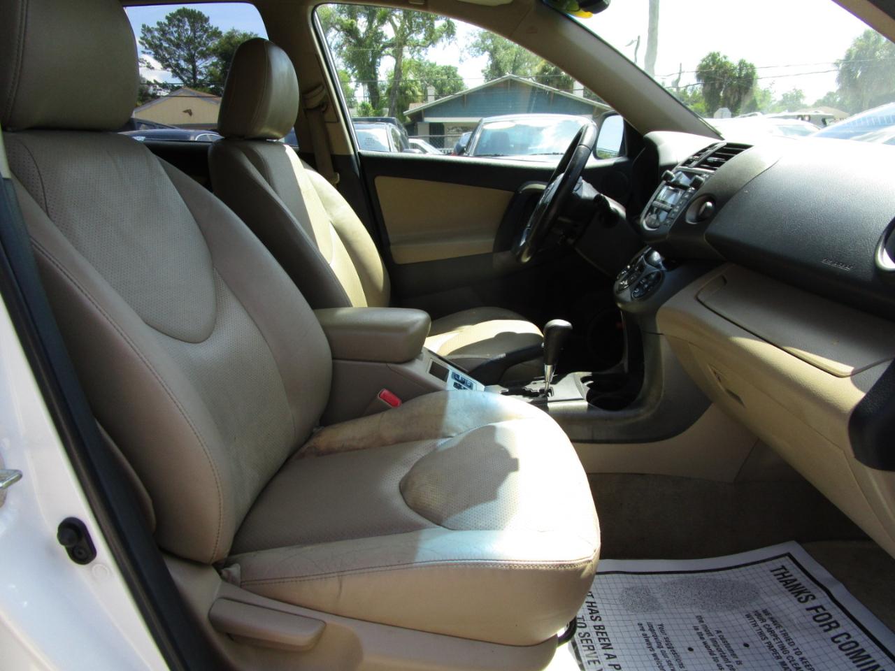 Toyota RAV4 Limited I4 2WD 2011