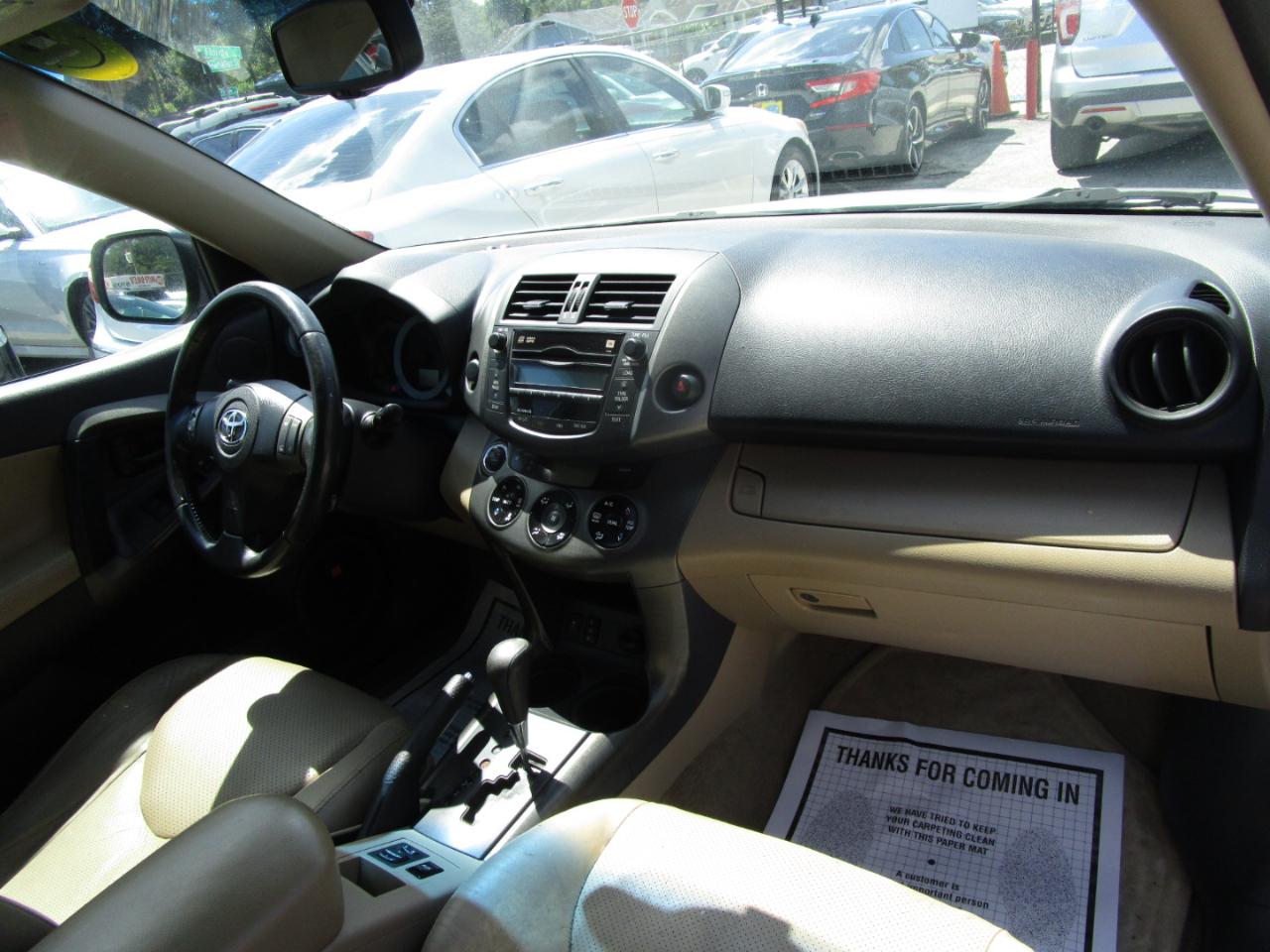 Toyota RAV4 Limited I4 2WD 2011