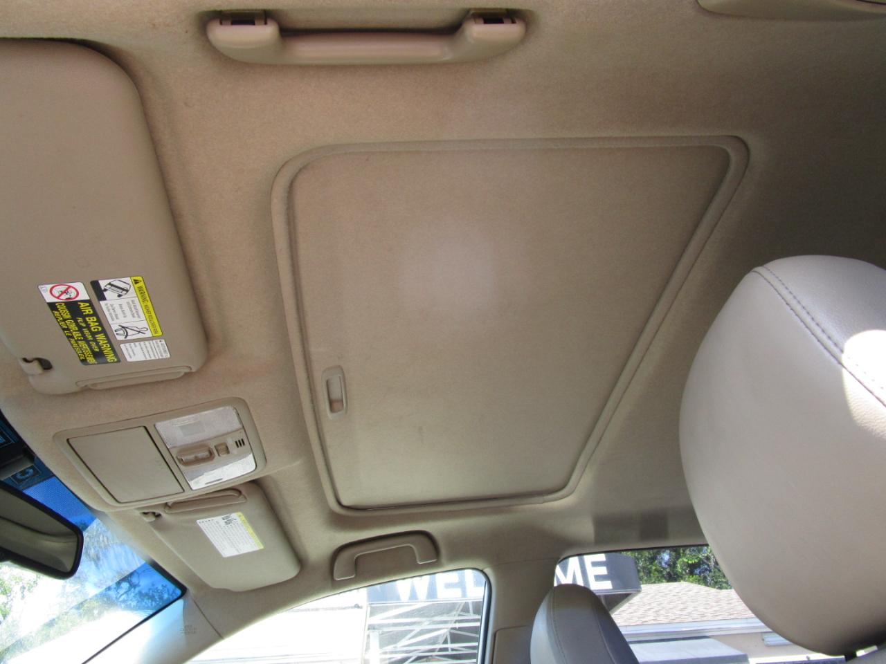 Toyota RAV4 Limited I4 2WD 2011