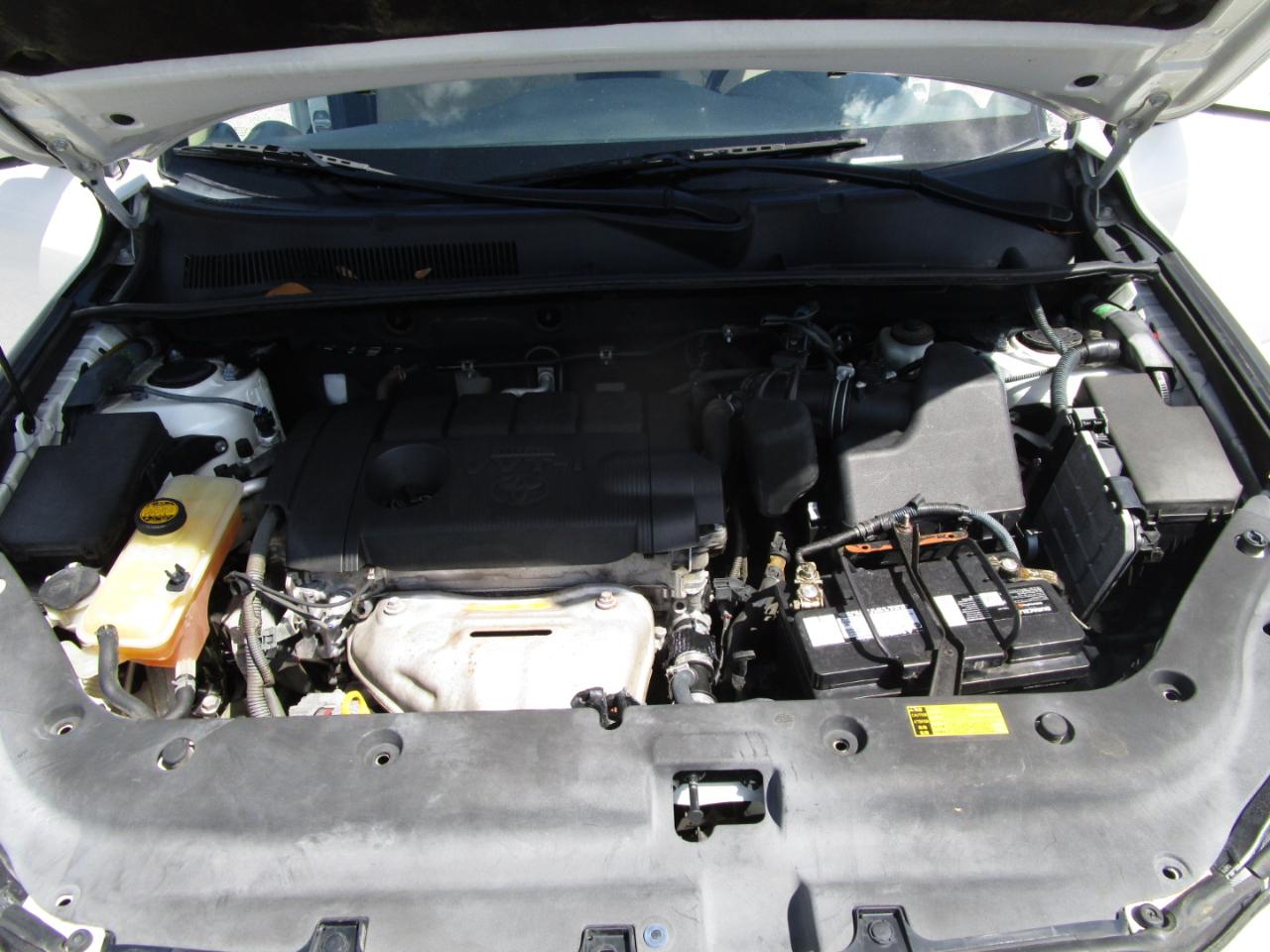 Toyota RAV4 Limited I4 2WD 2011