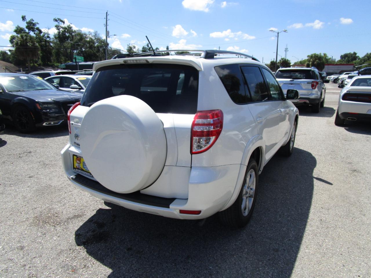 Toyota RAV4 Limited I4 2WD 2011