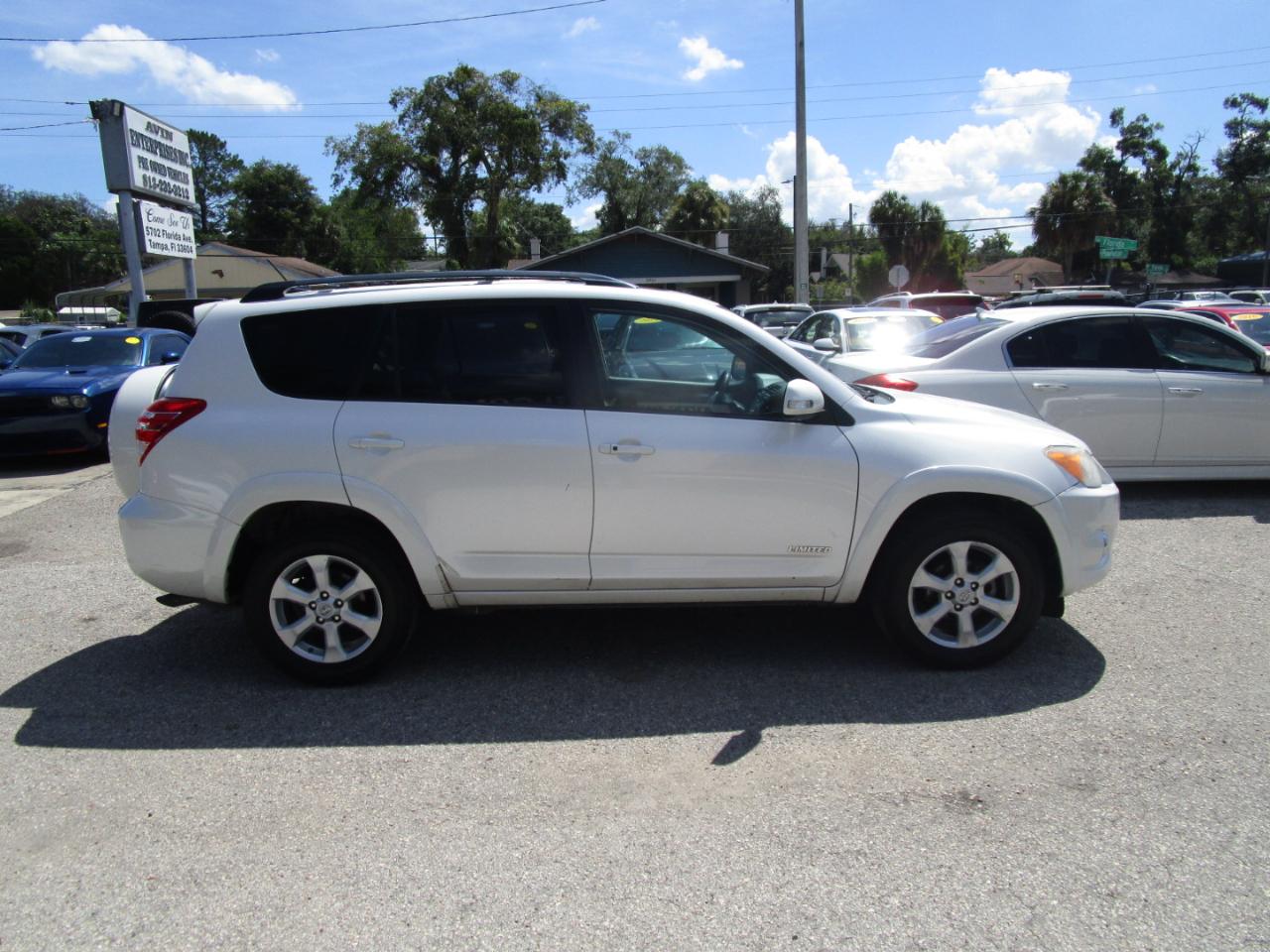 Toyota RAV4 Limited I4 2WD 2011