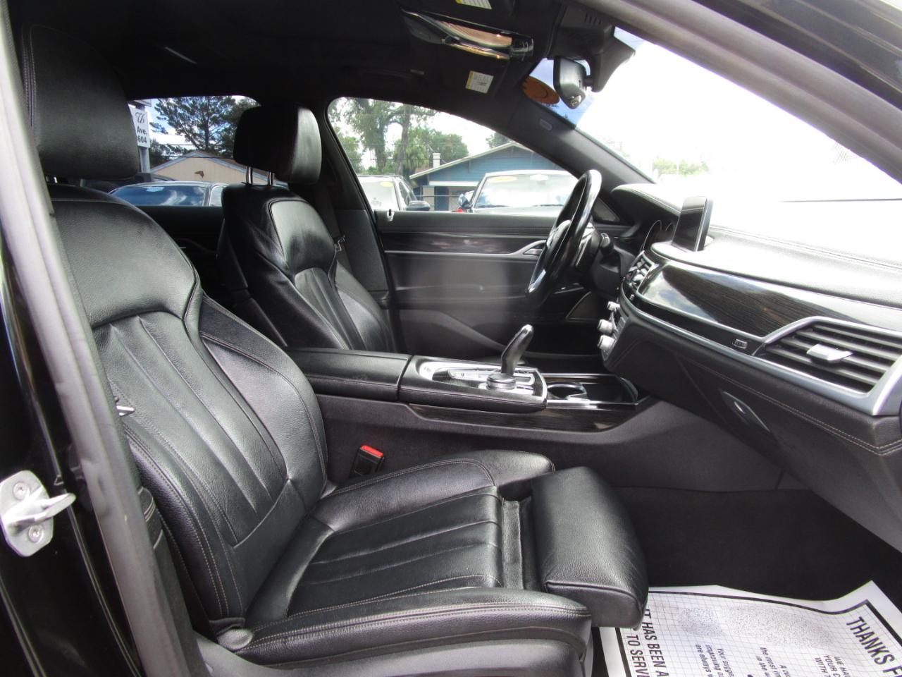BMW 7-Series 740i 2019