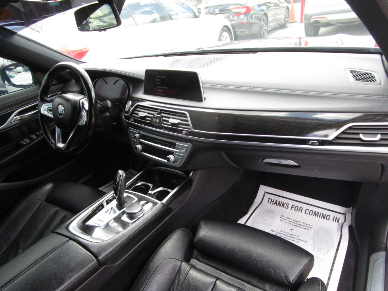 BMW 7-Series 740i 2019