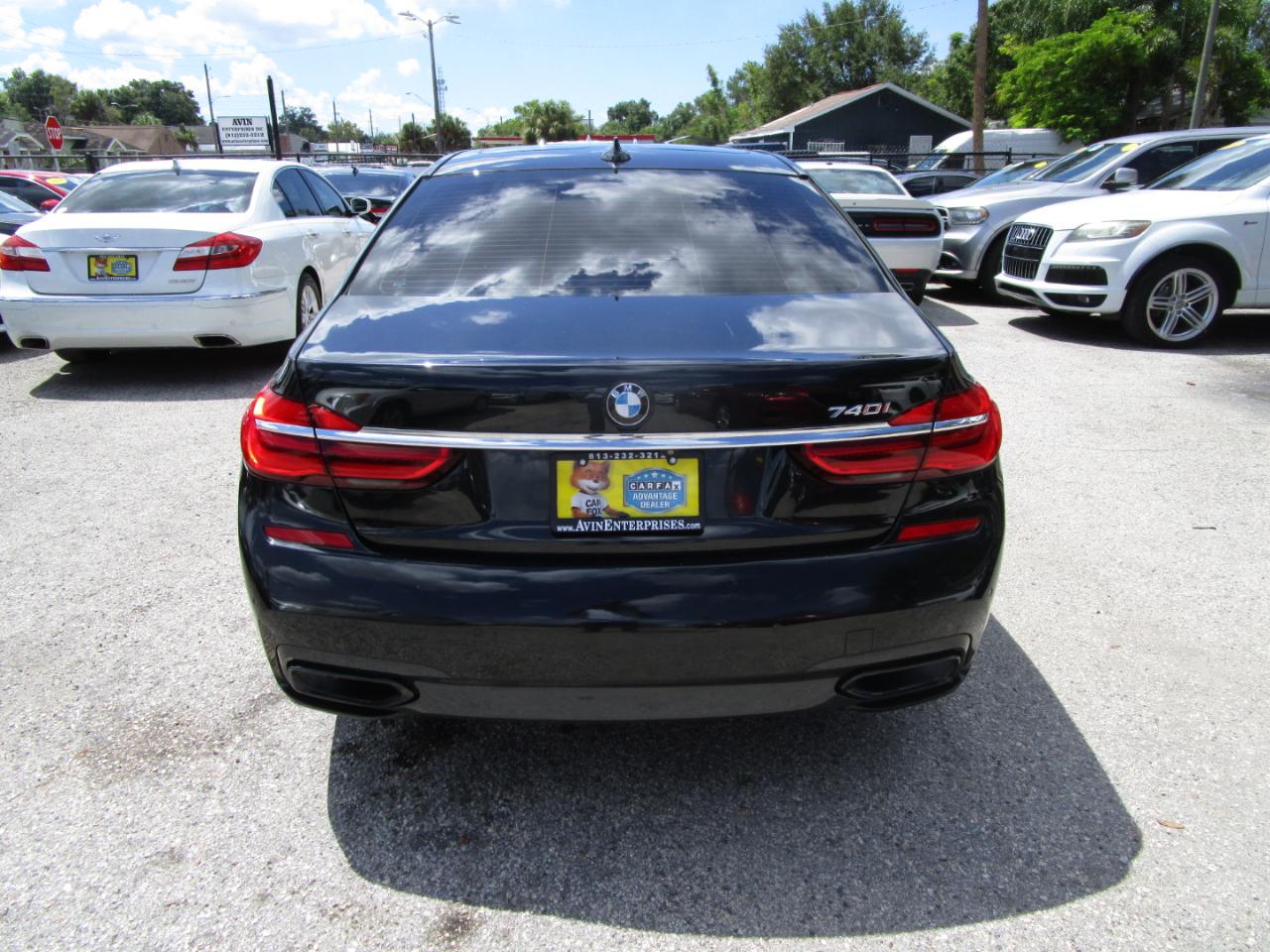 BMW 7-Series 740i 2019