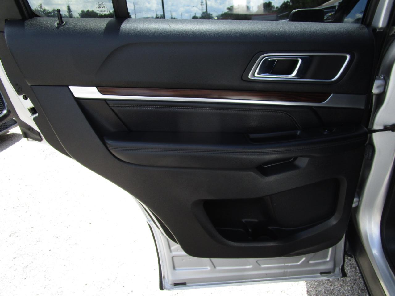 Ford Explorer Limited FWD 2017