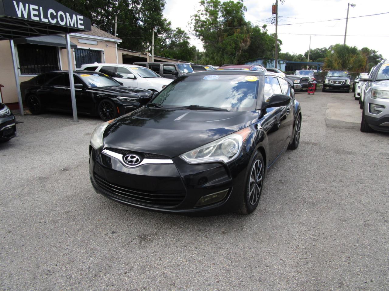Hyundai Veloster Base 2012