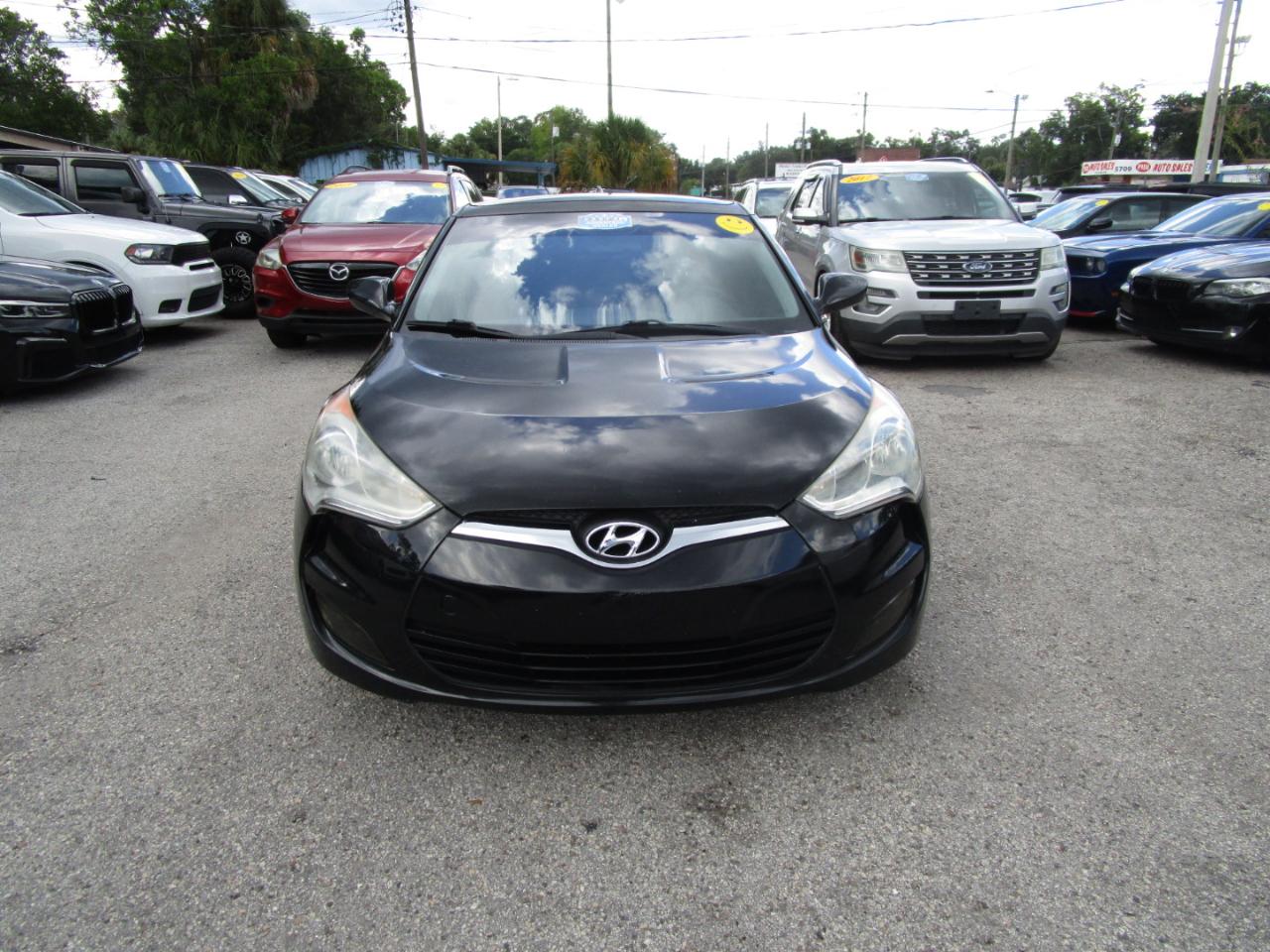 Hyundai Veloster Base 2012