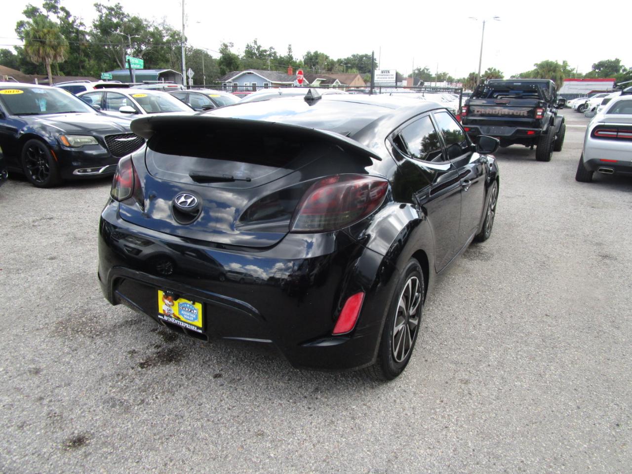 Hyundai Veloster Base 2012