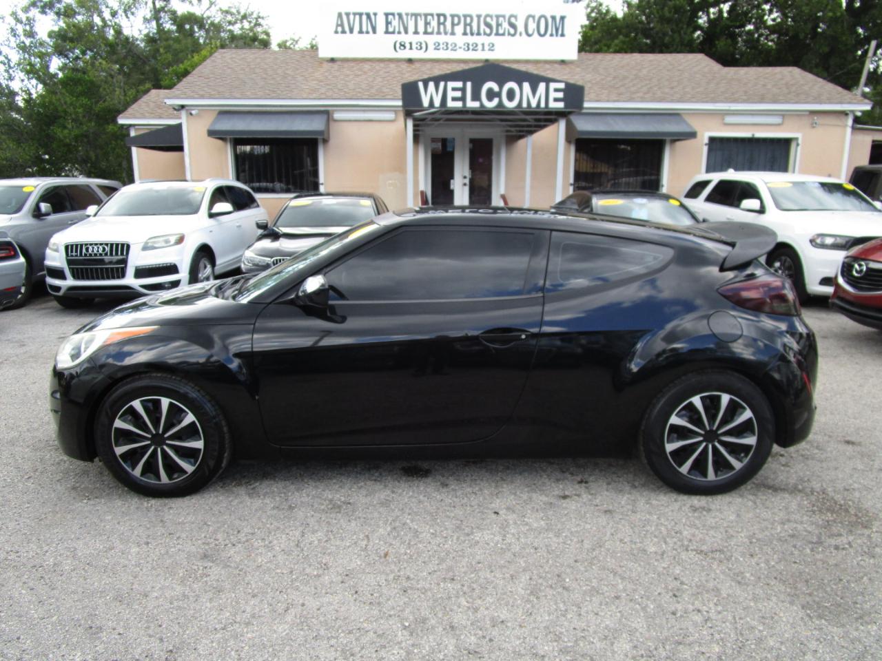 Hyundai Veloster Base 2012