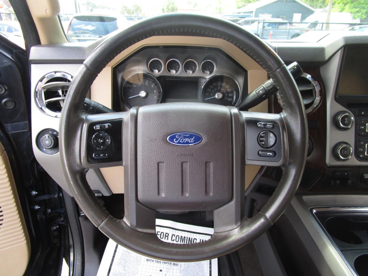 Ford F-250 SD Lariat Crew Cab Short Bed 4WD 2015