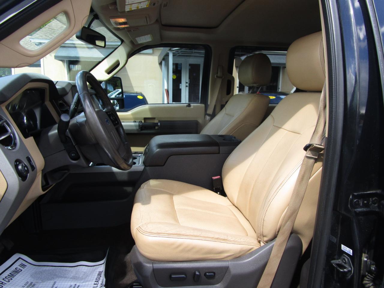 Ford F-250 SD Lariat Crew Cab Short Bed 4WD 2015