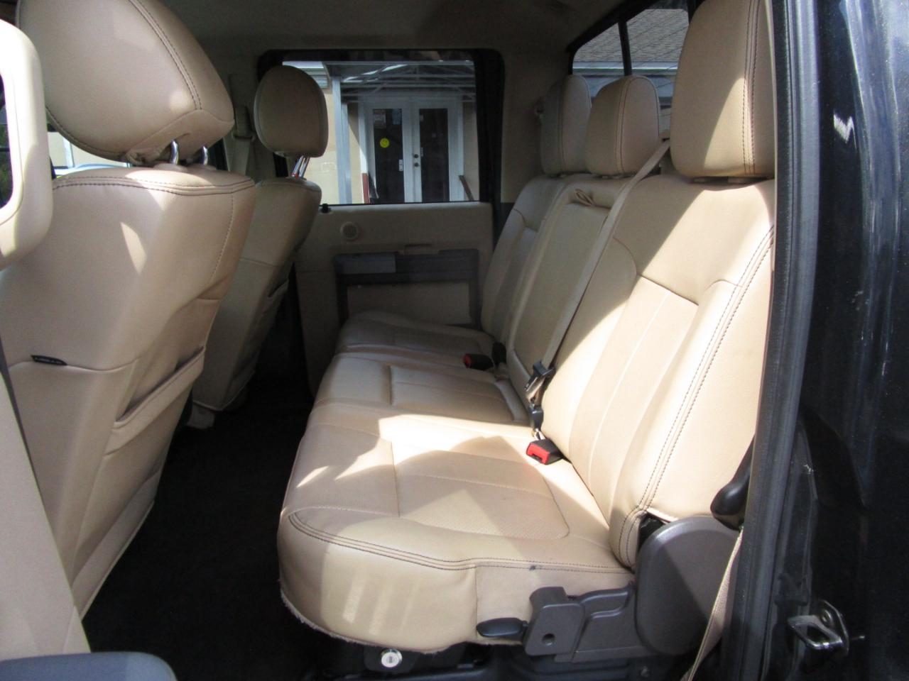 Ford F-250 SD Lariat Crew Cab Short Bed 4WD 2015