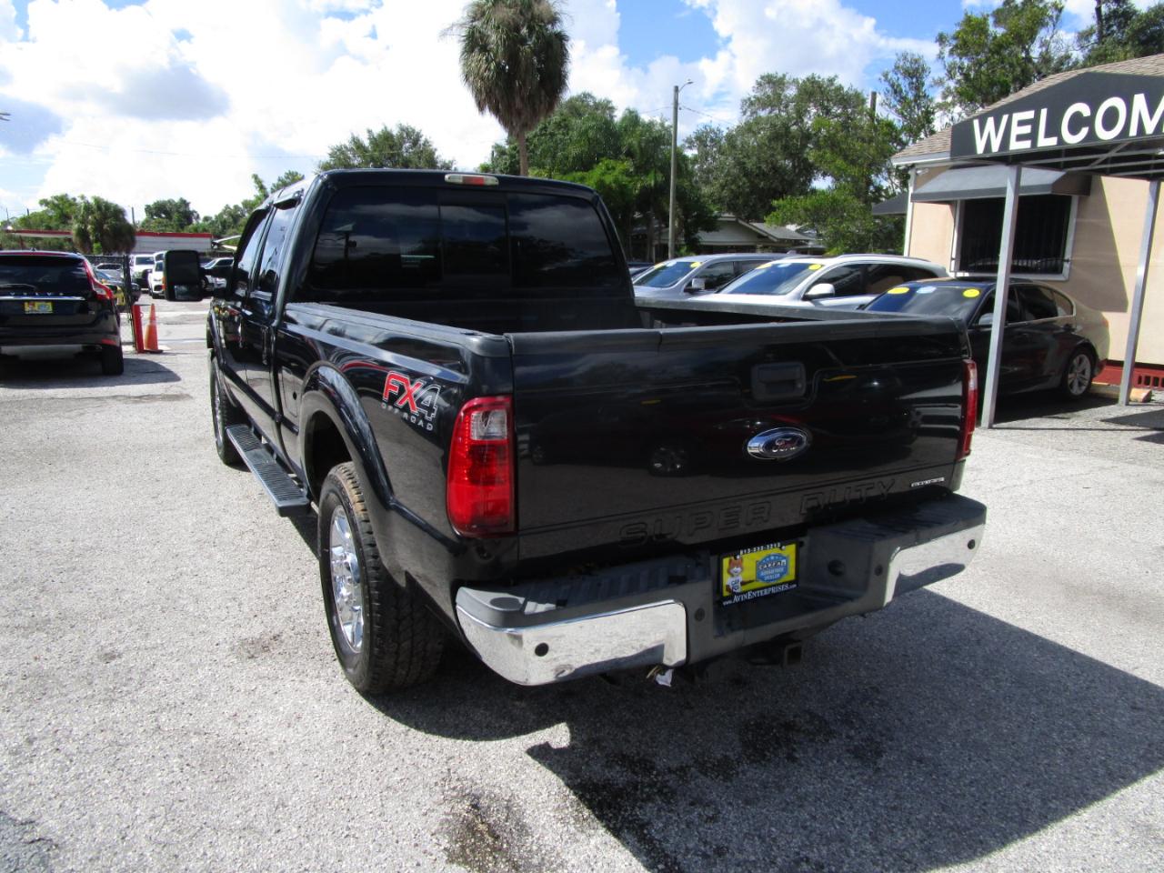 Ford F-250 SD Lariat Crew Cab Short Bed 4WD 2015