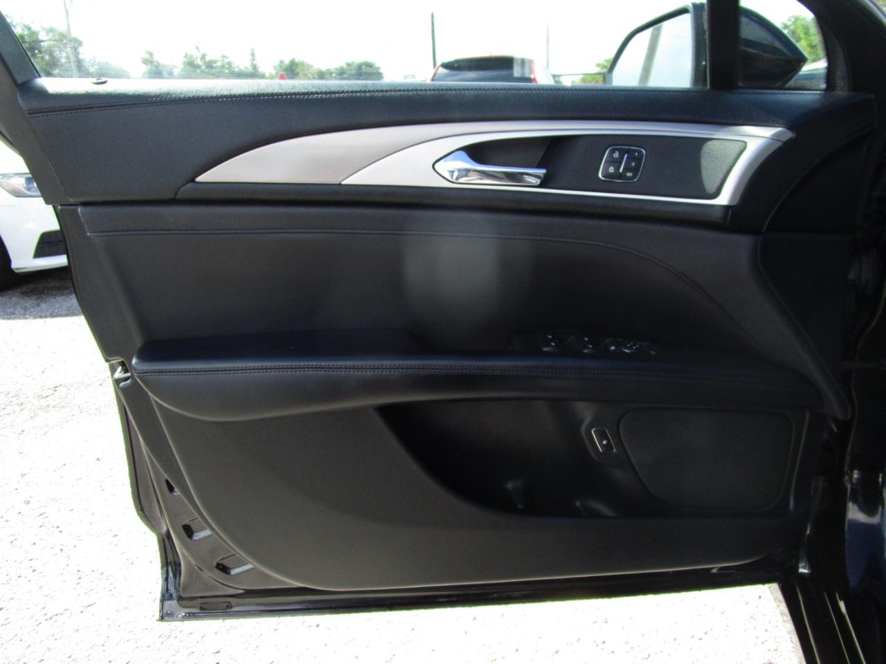 Lincoln MKZ Hybrid Base 2019
