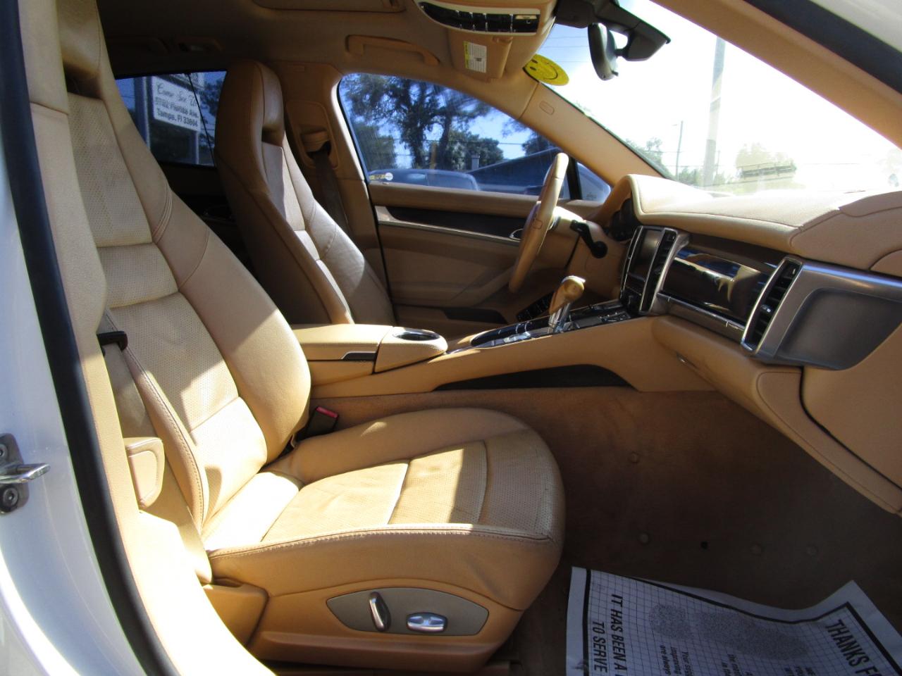 Porsche Panamera 4 2011