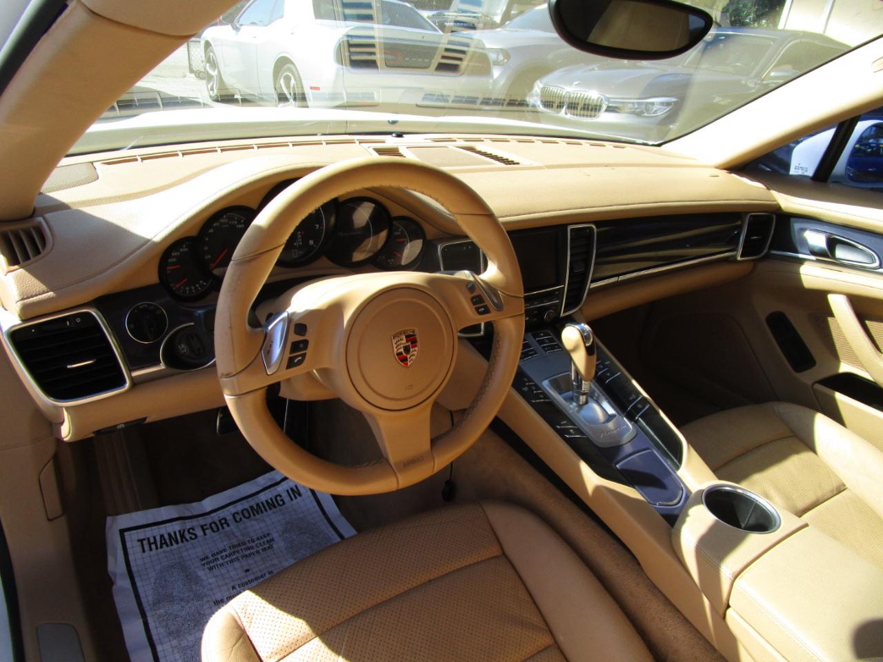 Porsche Panamera 4 2011