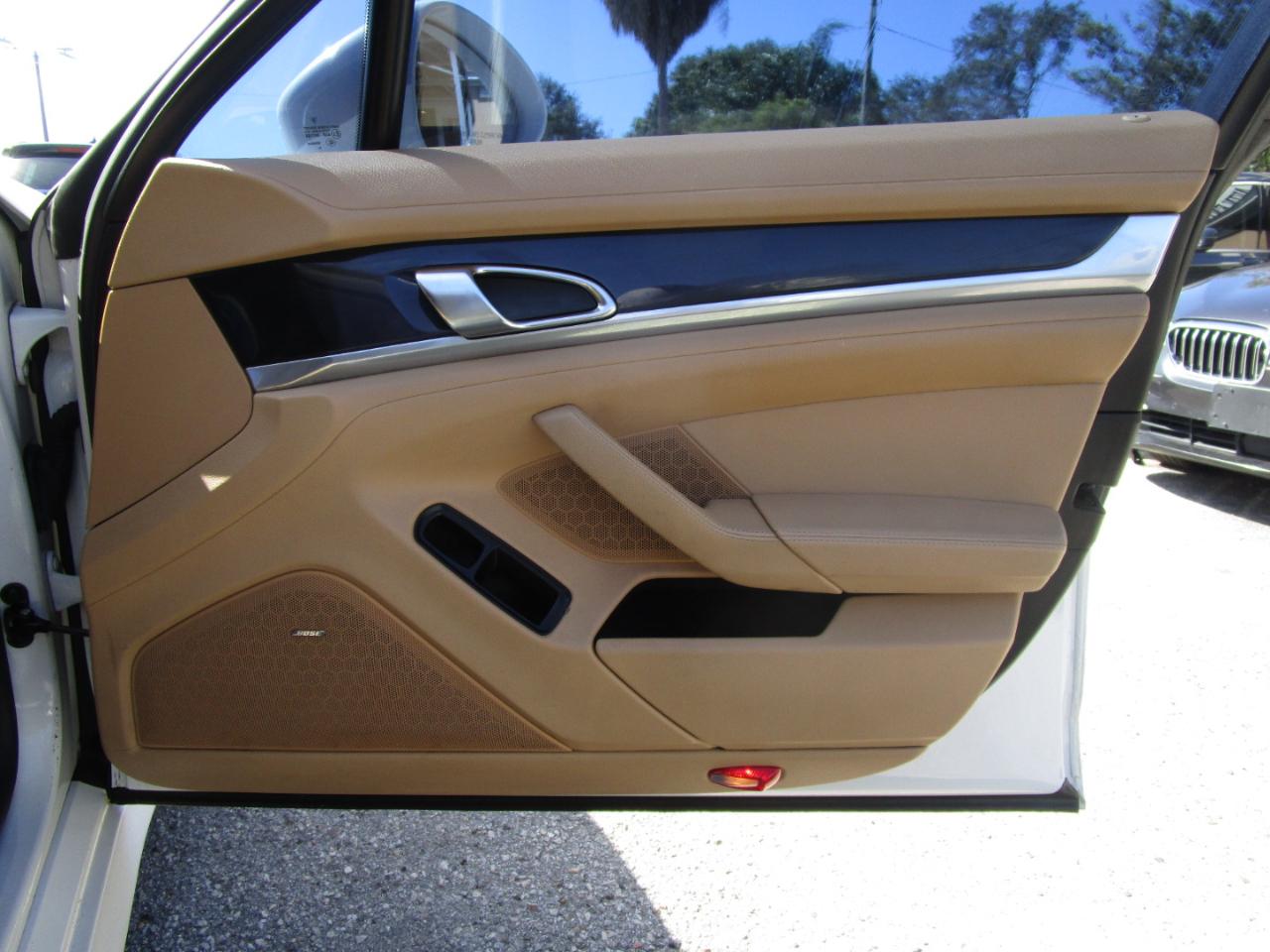 Porsche Panamera 4 2011