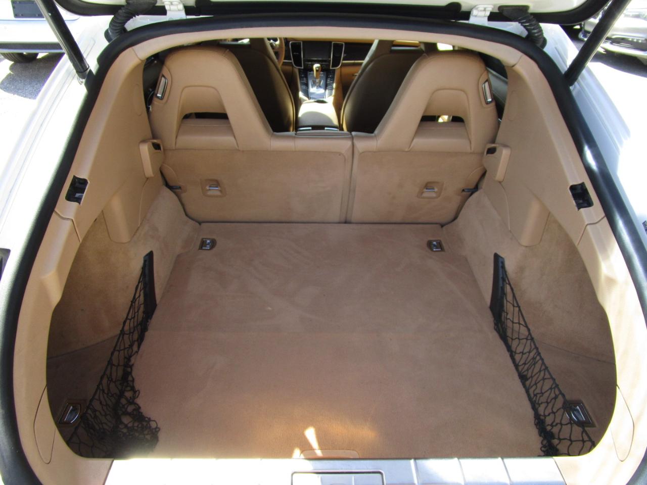 Porsche Panamera 4 2011