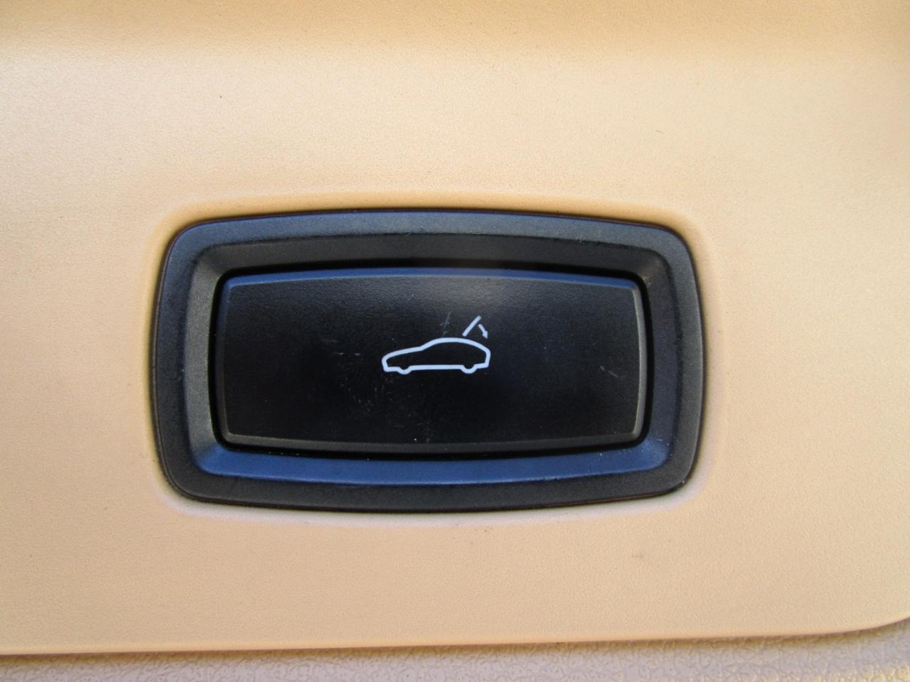 Porsche Panamera 4 2011