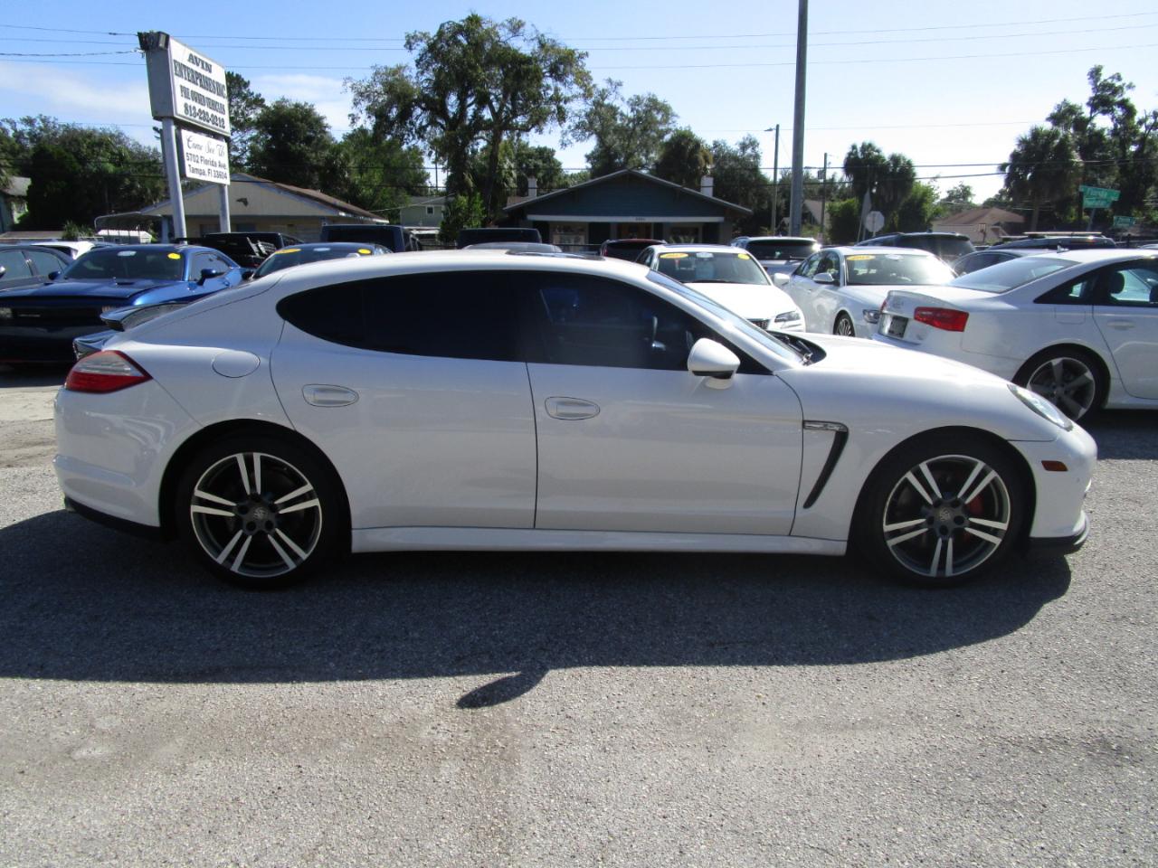 Porsche Panamera 4 2011